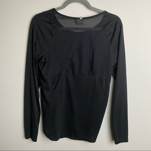 Nike Long Sleeve Shirt Yoga size Medium Black - Picture 2 of 3